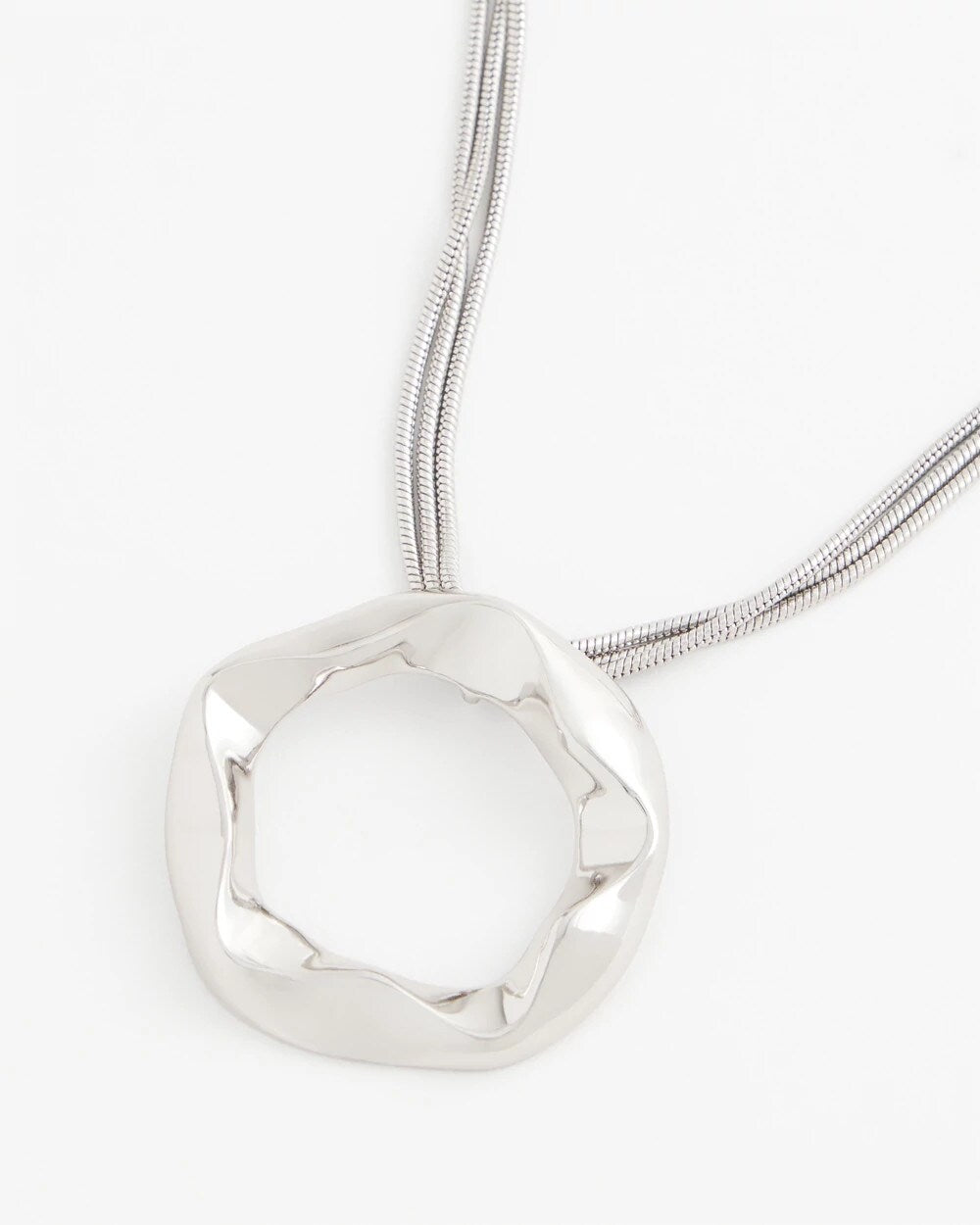 Short Circle Pendant Necklace